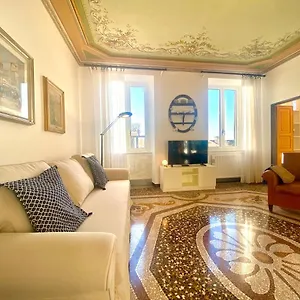 casaviva-central-elegant-apartment-in-camogli.hotelitalianriviera.com/